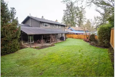 1520 W 28th Pl, Eugene, OR 97405 - Photo 23