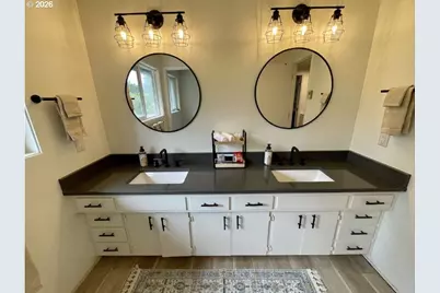 1520 W 28th Pl, Eugene, OR 97405 - Photo 11