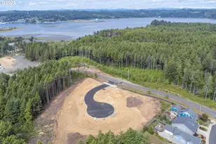 723 SE 42nd Pl, Newport, OR 97366 - Photo 29