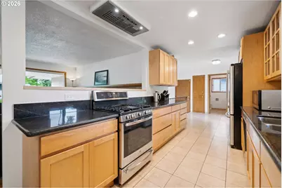13721 SE Harrison Ct, Portland, OR 97233 - Photo 13