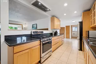13721 SE Harrison Ct, Portland, OR 97233 - Photo 13