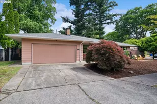 13721 SE Harrison Ct, Portland, OR 97233 - Photo 3