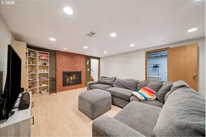13721 SE Harrison Ct, Portland, OR 97233 - Photo 25