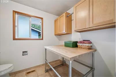 13721 SE Harrison Ct, Portland, OR 97233 - Photo 17