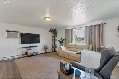 815 N 4th St, Aumsville, OR 97325 - Photo 9