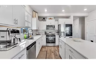 2766 V St, Springfield, OR 97477 - Photo 13