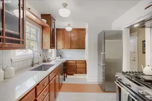 1403 NE Thompson St, Portland, OR 97212 - Photo 11