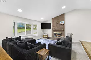 1472 SW 14th St, Gresham, OR 97080 - Photo 3