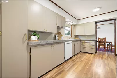 12652 NE Halsey St, Portland, OR 97230 - Photo 15