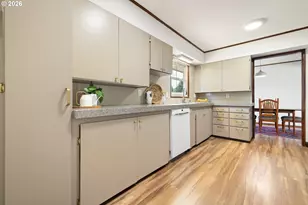 12652 NE Halsey St, Portland, OR 97230 - Photo 15