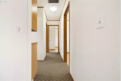 12652 NE Halsey St, Portland, OR 97230 - Photo 21