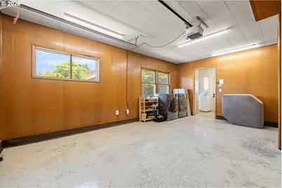 12652 NE Halsey St, Portland, OR 97230 - Photo 33
