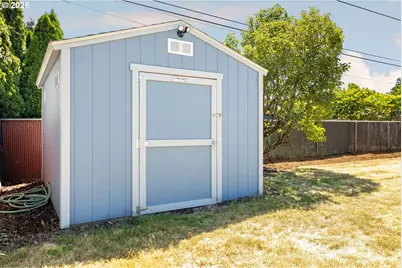 12652 NE Halsey St, Portland, OR 97230 - Photo 43