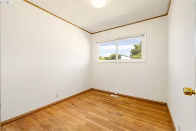 12652 NE Halsey St, Portland, OR 97230 - Photo 27