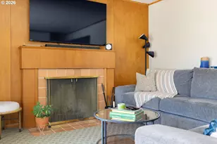 12652 NE Halsey St, Portland, OR 97230 - Photo 9