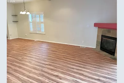 653 NW 1st St, Gresham, OR 97030 - Photo 3