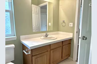 653 NW 1st St, Gresham, OR 97030 - Photo 17