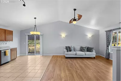 356 Dark Horse St, Roseburg, OR 97471 - Photo 7