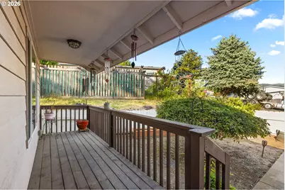 356 Dark Horse St, Roseburg, OR 97471 - Photo 5