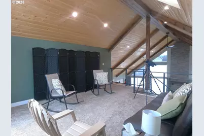 13422 SW Airfield Ln, Culver, OR 97734 - Photo 17