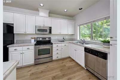 734 NE Adwick Dr, Hillsboro, OR 97006 - Photo 9