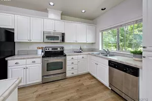 734 NE Adwick Dr, Hillsboro, OR 97006 - Photo 9