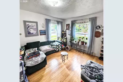 608 4th St, Springfield, OR 97477 - Photo 23