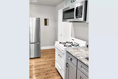 608 4th St, Springfield, OR 97477 - Photo 7