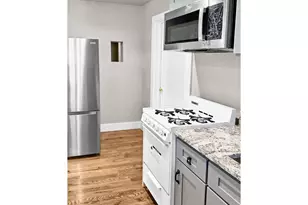 608 4th St, Springfield, OR 97477 - Photo 7