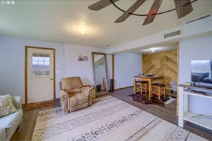 950 SE Dover Ln, Madras, OR 97741 - Photo 35