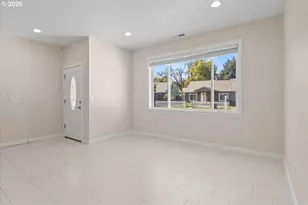 2128 Bruce St NE, Salem, OR 97301 - Photo 9