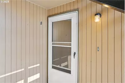 1269 NE Grant St #B, Hillsboro, OR 97124 - Photo 3