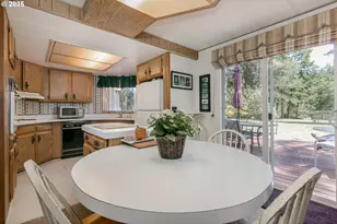 25454 Perkins Rd, Veneta, OR 97487 - Photo 11