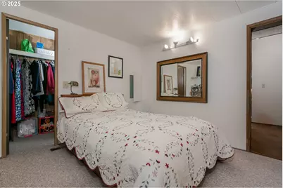 25454 Perkins Rd, Veneta, OR 97487 - Photo 15