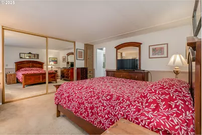 25454 Perkins Rd, Veneta, OR 97487 - Photo 13