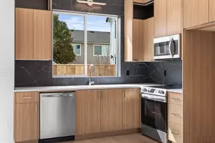 5185 SE 28th Ave, Portland, OR 97202 - Photo 3