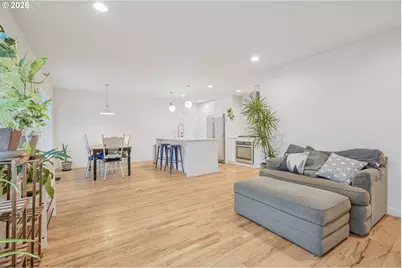 9210 N Windle St, Portland, OR 97203 - Photo 5