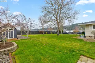 738 E 2nd Ave, Sutherlin, OR 97479 - Photo 37