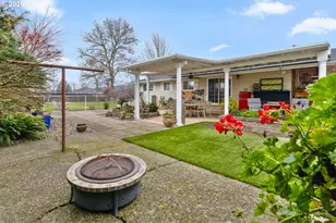 738 E 2nd Ave, Sutherlin, OR 97479 - Photo 31