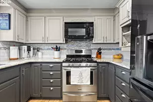 738 E 2nd Ave, Sutherlin, OR 97479 - Photo 9