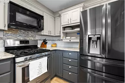 738 E Second Ave, Sutherlin, OR 97479 - Photo 11