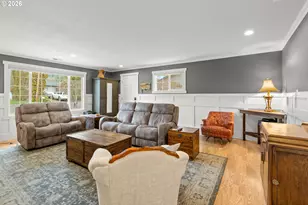 738 E 2nd Ave, Sutherlin, OR 97479 - Photo 17