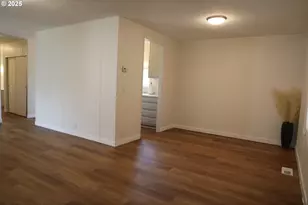 11402 SW Royal Villa Dr 144, Tigard, OR 97224 - Photo 7