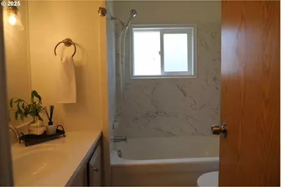 11402 SW Royal Villa Dr 144, Tigard, OR 97224 - Photo 17