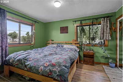 320 S 11th St, Lebanon, OR 97355 - Photo 11