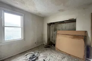 1109 4th St, Springfield, OR 97477 - Photo 9