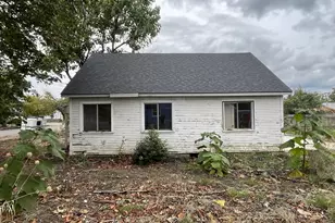 1109 4th St, Springfield, OR 97477 - Photo 3