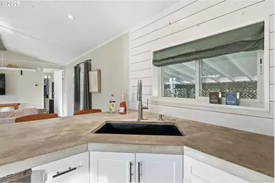 301 E Columbia Dr #62, Newberg, OR 97132 - Photo 9