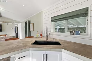 301 E Columbia Dr, Newberg, OR 97132 - Photo 9