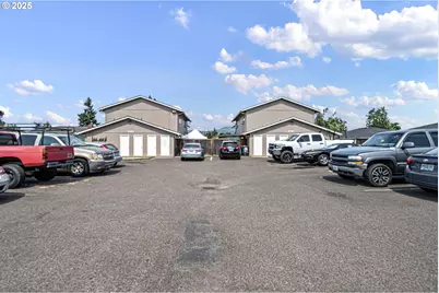 1194 R St, Springfield, OR 97477 - Photo 3